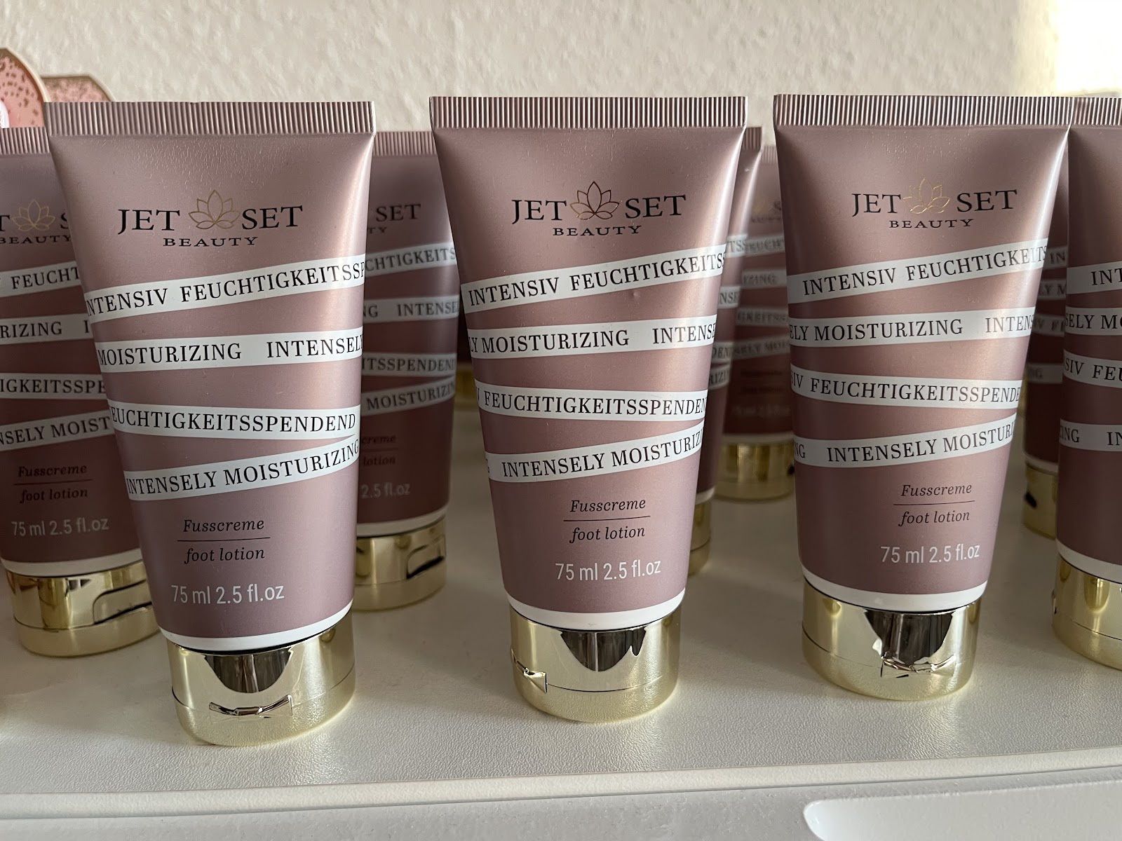 Pflegeprodukte im Studio von Leyla's Fußpflege & Kosmetik